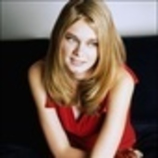 sara-paxton-725126l-thumbnail_gallery - Sara Paxton