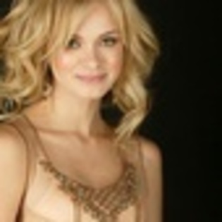 sara-paxton-808577l-thumbnail_gallery - Sara Paxton