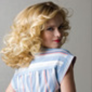 sara-paxton-913127l-thumbnail_gallery - Sara Paxton