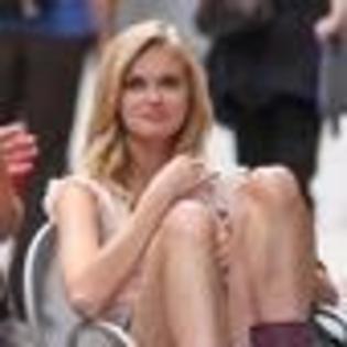 sara-paxton-153452l-thumbnail_gallery