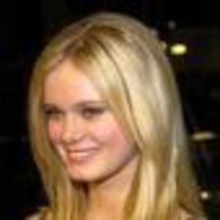 sara-paxton-417262l-thumbnail_gallery