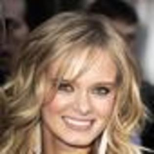 sara-paxton-474379l-thumbnail_gallery