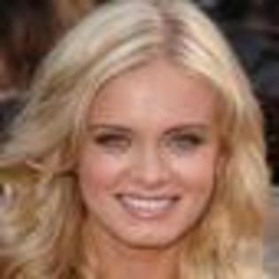 sara-paxton-724760l-thumbnail_gallery