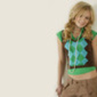 sara-paxton-916043l-thumbnail_gallery