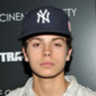 jake-t-austin-172448l-thumbnail_gallery