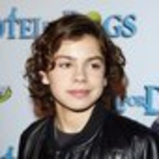 jake-t-austin-442040l-thumbnail_gallery