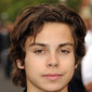 jake-t-austin-722383l-thumbnail_gallery - Jake T   Augustin