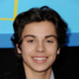 jake-t-austin-860913l-thumbnail_gallery - Jake T   Augustin