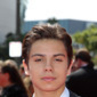 jake-t-austin-921906l-thumbnail_gallery - Jake T   Augustin