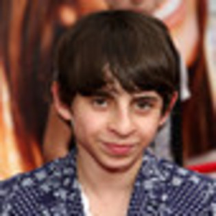 moises-arias-539611l-thumbnail_gallery