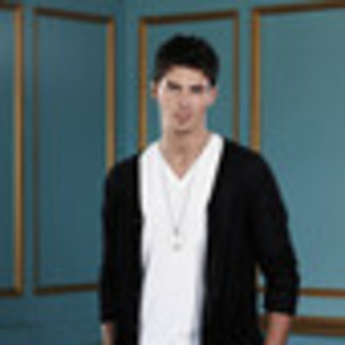 adam-gregory-664576l-thumbnail_gallery adam-gregory-664576l-thumbnail_gallery