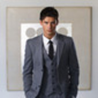 adam-gregory-718737l-thumbnail_gallery adam-gregory-718737l-thumbnail_gallery