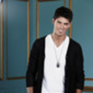 adam-gregory-833282l-thumbnail_gallery adam-gregory-833282l-thumbnail_gallery