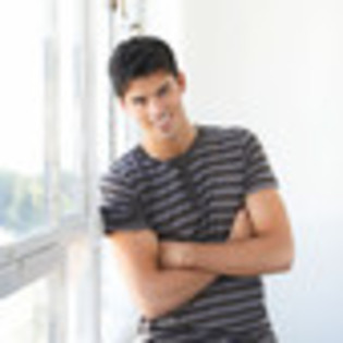 adam-gregory-878826l-thumbnail_gallery adam-gregory-878826l-thumbnail_gallery