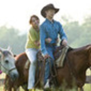 hannah-montana-the-movie-591993l-thumbnail_gallery