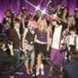hannah-montana-111807l-thumbnail_gallery