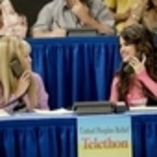 hannah-montana-121412l-thumbnail_gallery