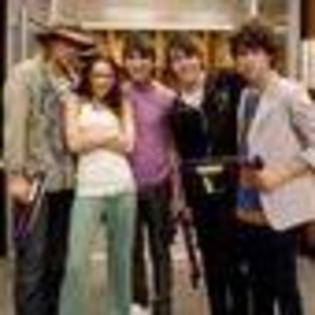 hannah-montana-one-in-a-million-373071l-thumbnail_gallery
