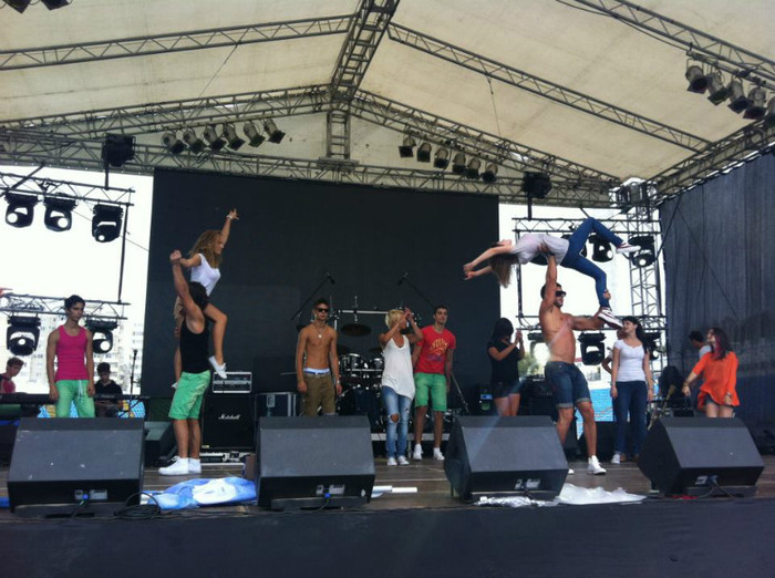 269695_428804810496201_1469998927_n