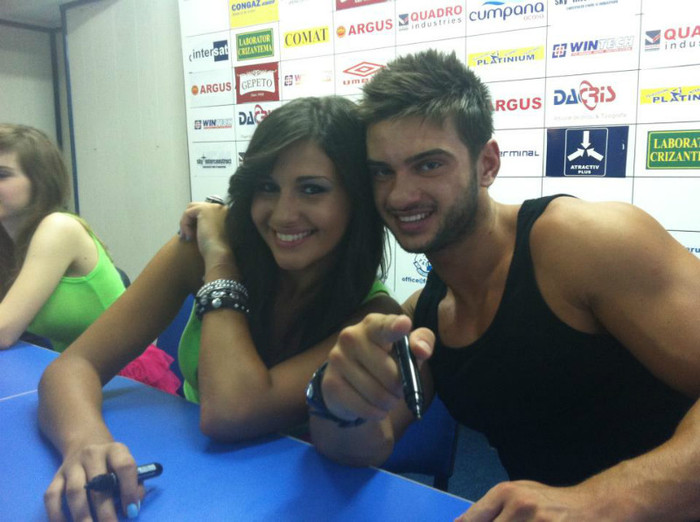 523098_428852653824750_1746664646_n