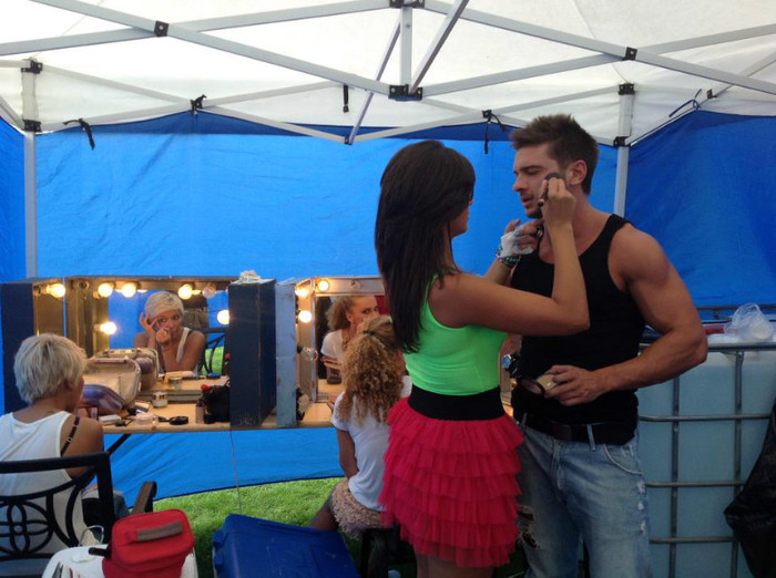 549676_428823407161008_1843383583_n