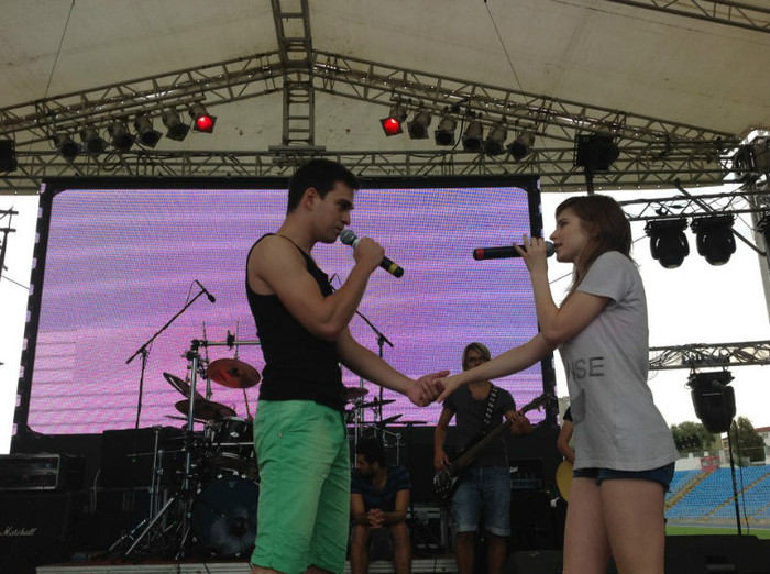 553658_428823010494381_1538666588_n