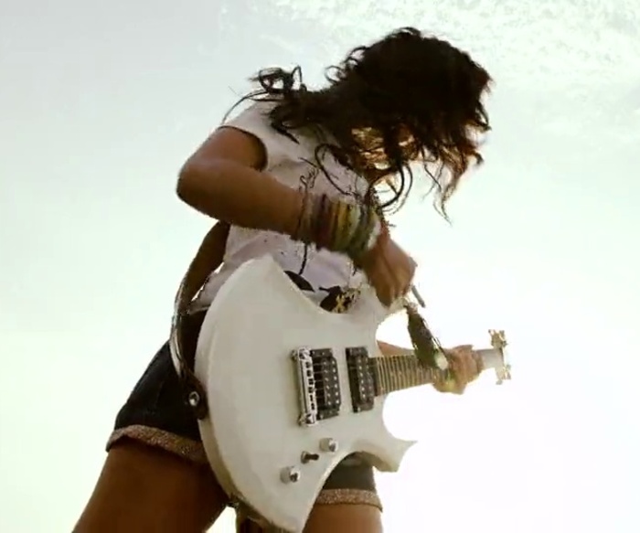 pictures (40) - Caps-Katrina Kaif