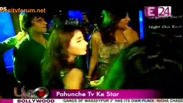 00_01_02 - sara khan16