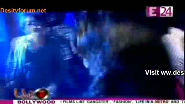 00_02_38 - sara khan16