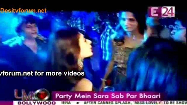 00_02_55 - sara khan16