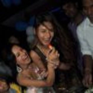 218008-sara-khan-birthday-bash - sara khan16