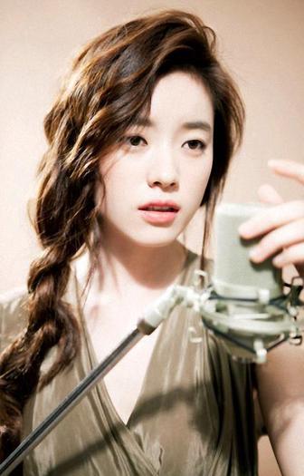 Appa..... [ ramase uimita si nescotind niciun cuv din gura ]