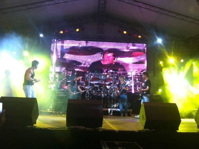 293276_428925813817434_696389687_n