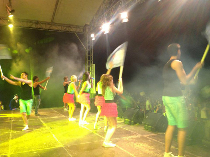 319302_428902303819785_7923648_n