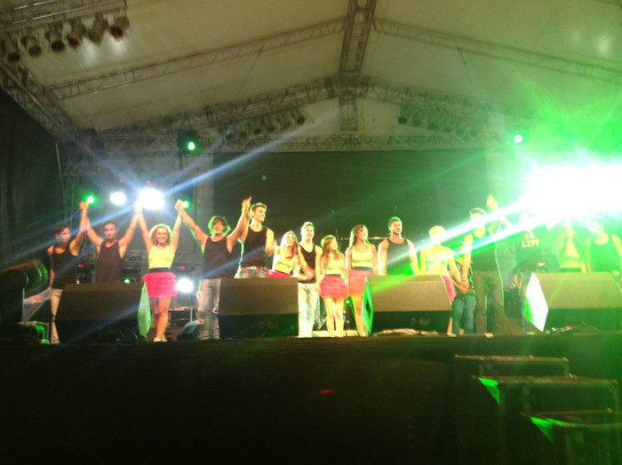 557470_428928437150505_575732947_n