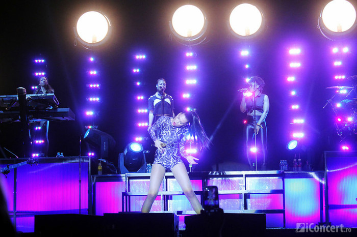 jessiej-mamaia-orange-summer-party-11