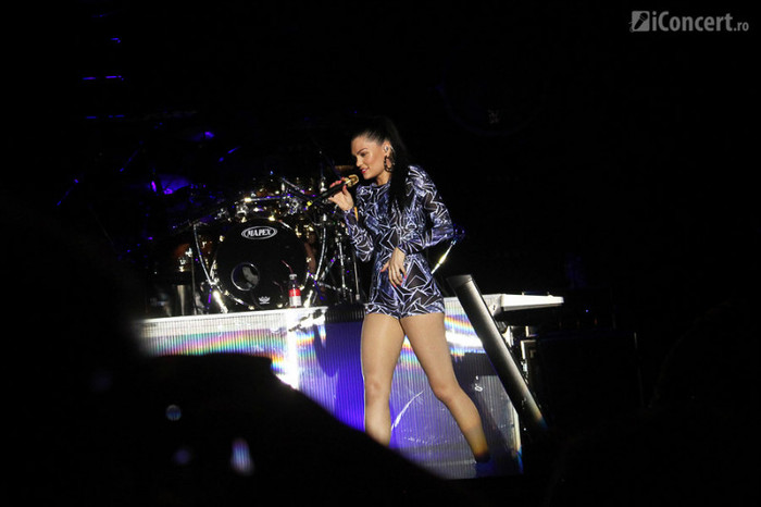 jessiej-mamaia-orange-summer-party-33 - Jessie J Concert in Romania