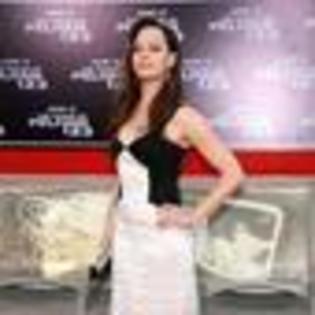 melinda-clarke-218491l-thumbnail_gallery