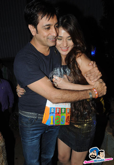 sara-khan-birthday-bash-8 - sara khan16