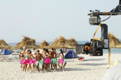 Iata-prima-scena-din-noul-sezon-Pariu-cu-Viata-LaLa-Band---In-The-Summertime-video[1]