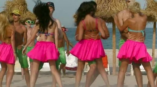 vezi-clipul-in-the-summertime-filmat-de-la-la-band-la-mare_size14[1]