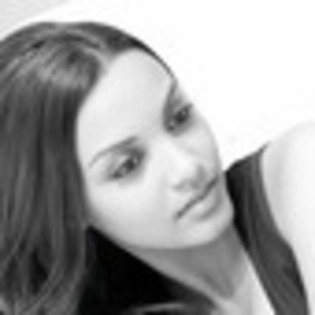 jessica-lucas-558779l-thumbnail_gallery