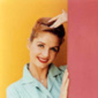 debbie-reynolds-386436l-thumbnail_gallery