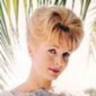 debbie-reynolds-529390l-thumbnail_gallery - Debbie Reynolds