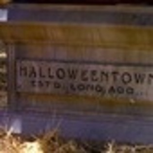 halloweentown-693852l-thumbnail_gallery