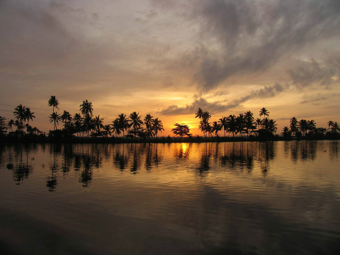 sea_sunset_India_light_game_Kerala