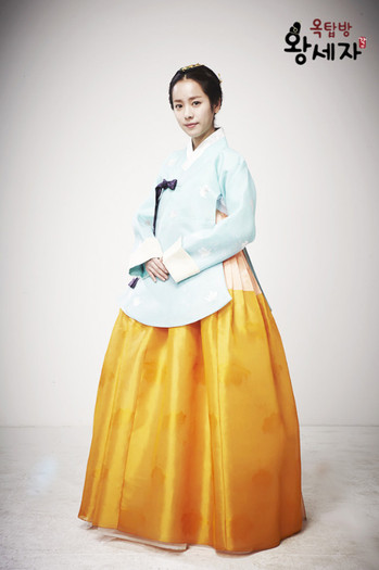 HAN-JI-MIN-as-Park-Ha-rooftop-prince-30527483-640-960