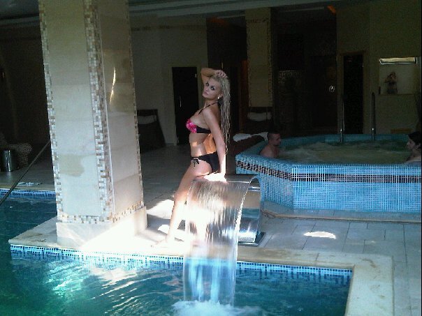 229542_211109315579323_100000407679413_666935_8026982_n