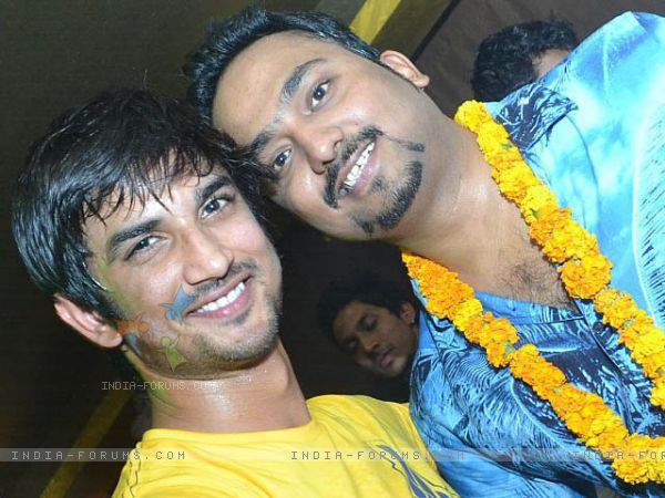 204735-sushant-singh-rajput-at-bhanu-nehra-birthday-party - O-Sushant Rajput