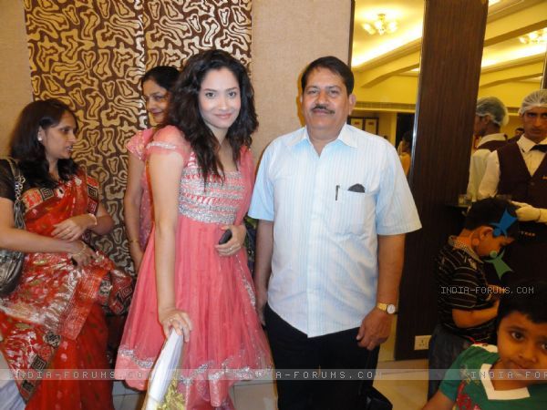ankita-lokhande-with-her-relative - O-Ankita Lokhande